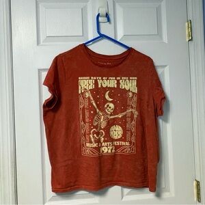 Wound Up Free Your Soul Graphic Tee in Rust Orange